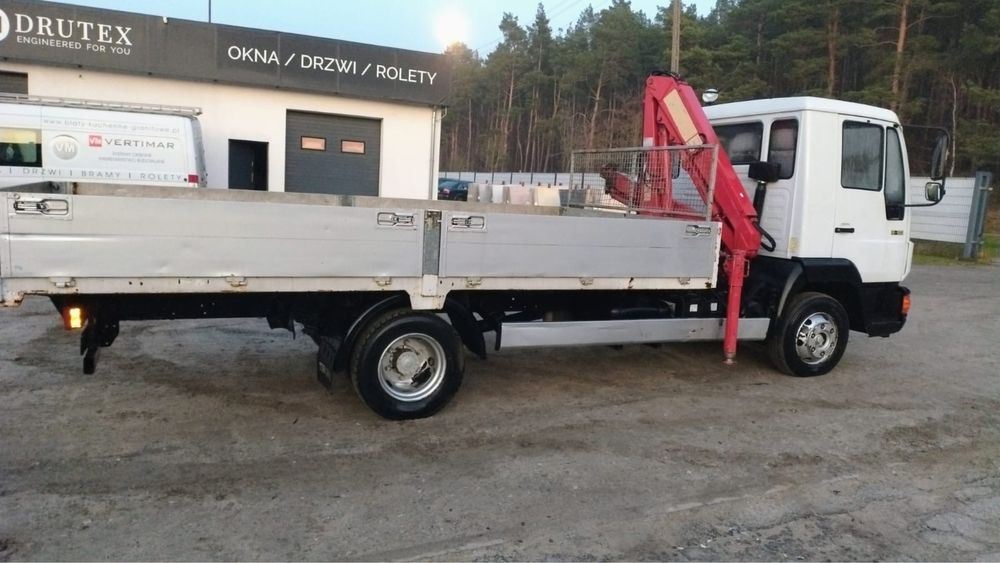 Samochód ciężarowy MAN L2000 z HDS