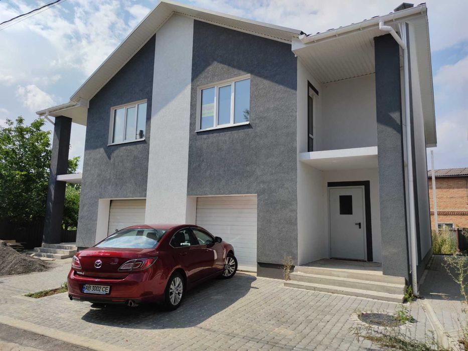 Продам дуплекс з гаражем та великою ділянкою в селі Якушинці