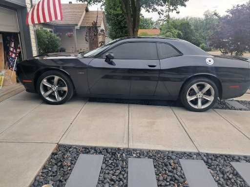 Dodge CHallenger  R/T 5.7