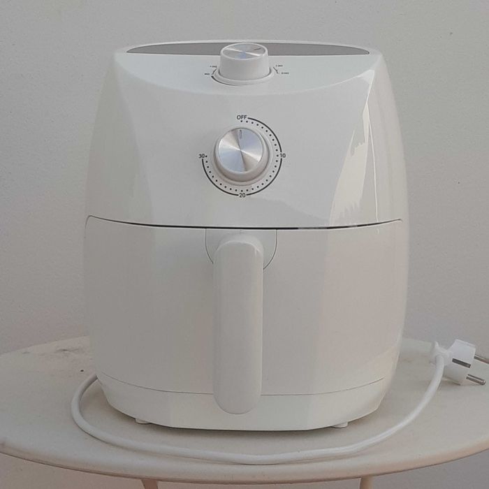 Fritadeira sem óleo Air Fryer ELECTRONIA – cozinha saudável e prática