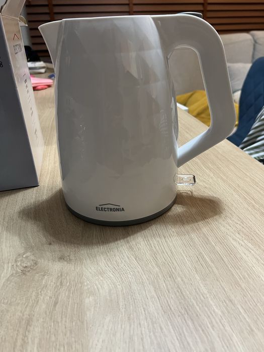 Cafeteira termica incompleta