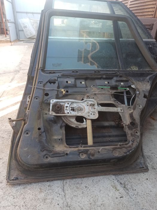 BMW e34 задние двери