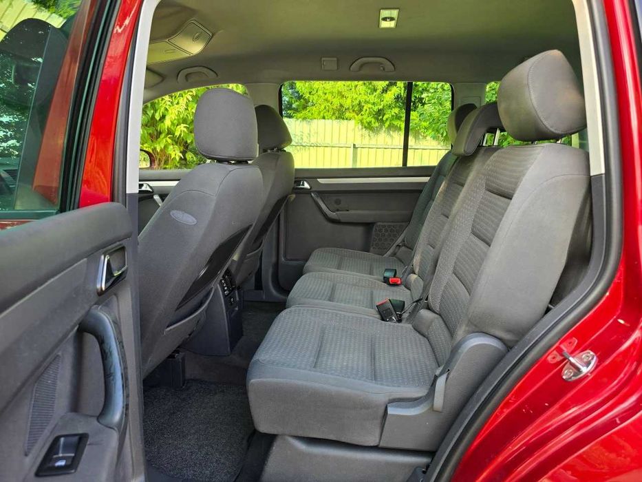 Продам Volkswagen Touran 2003. Можна в розстрочку, під викуп.