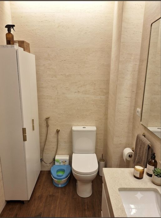Excelente Apartamento T3+1 com Quintal Privativo e 2 Garagens – Oliveira S. Mateus, Famalicão