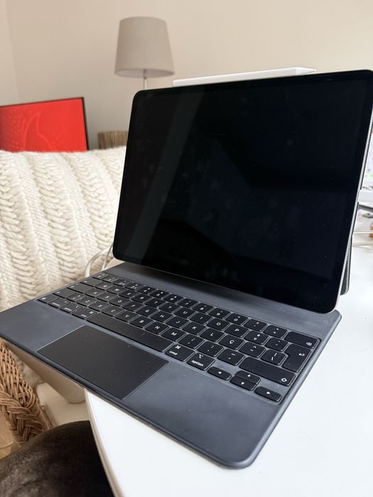 Ipad Pro + Apple  Magic Keyboard + Apple Pencil