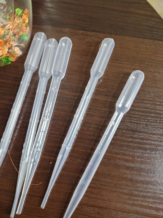 Кора галтована, мох, кокочіпси та інше.