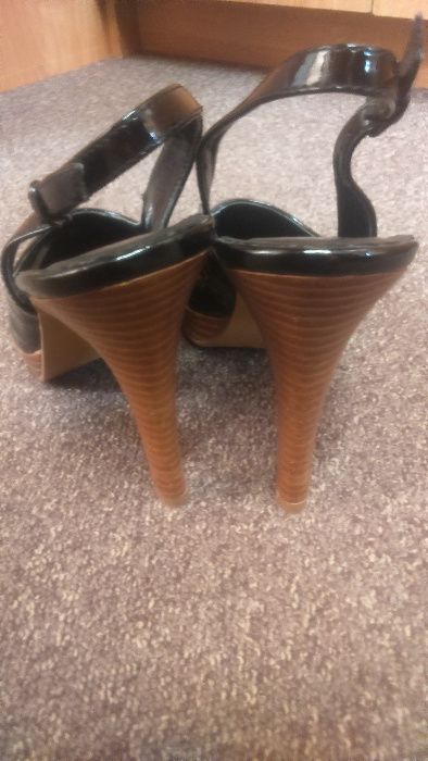 Buty lakierki damskie