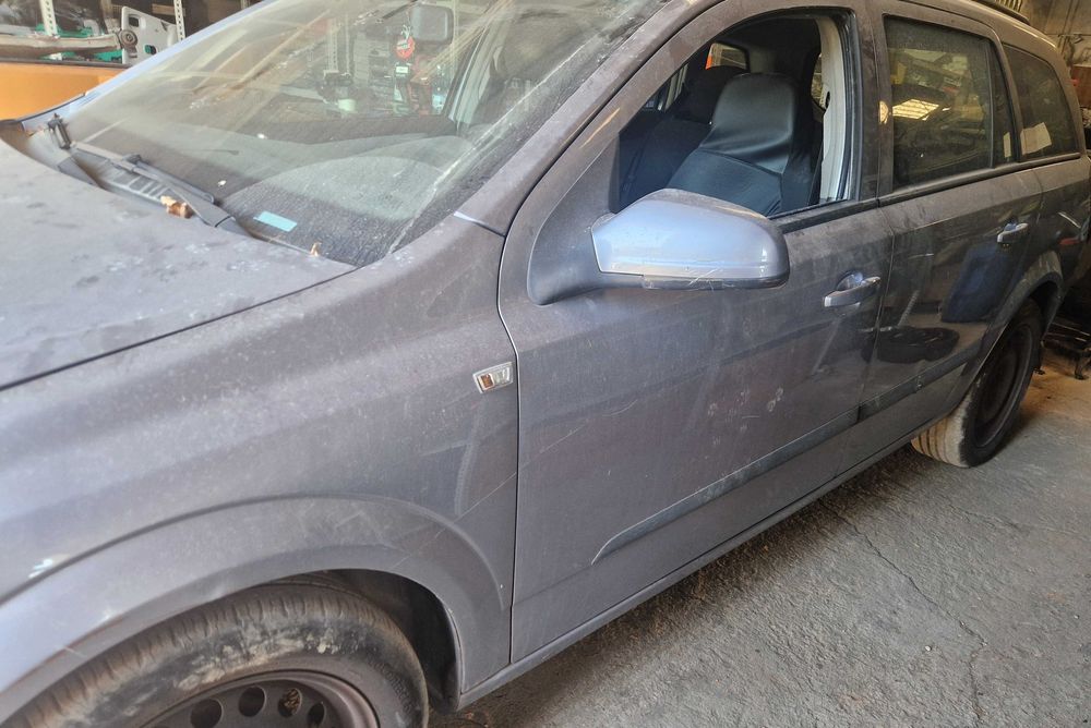 Opel Astra H para peças