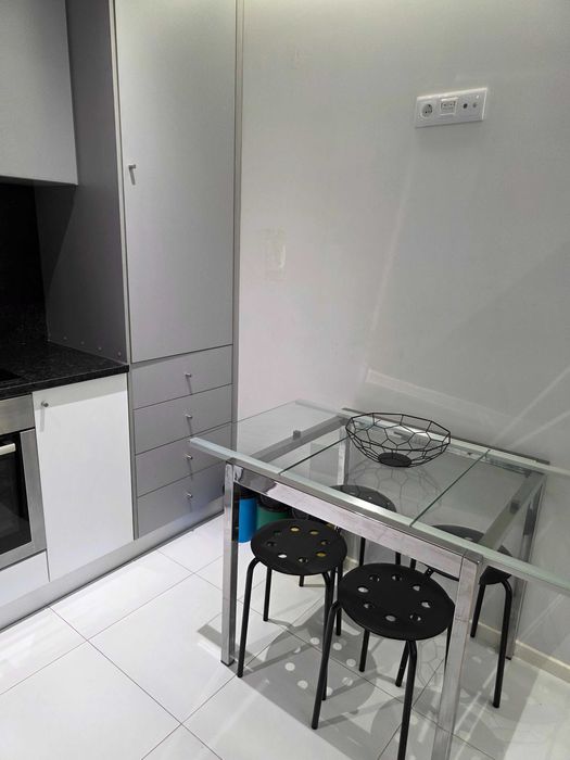 Arrendamento Apartamento em rua do Tenente Valadim - Ao lado Metro de Francos