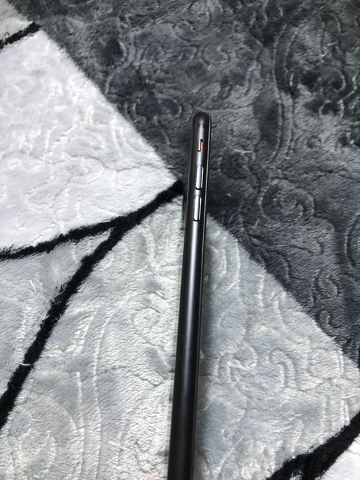 iPhone 7 Plus R-sim в доброму стані