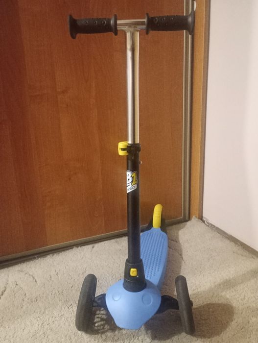 Hulajnoga trójkołowa oxelo