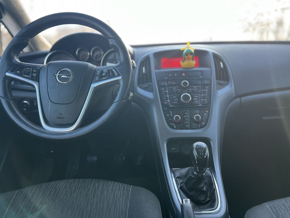 Opel Astra 1.3 cdti  2012 рік