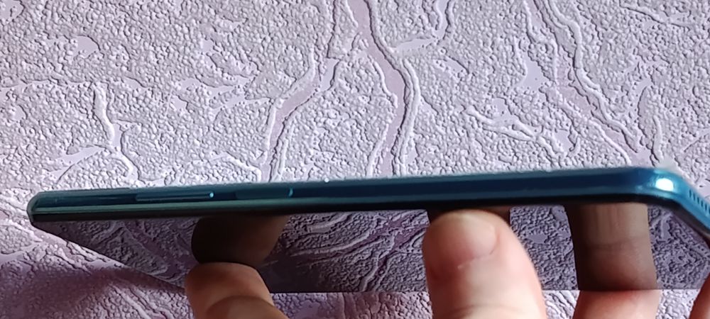 Xiaomi mi 11  lite 6/128 не включается