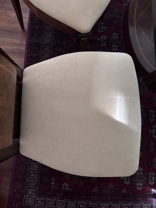 Conjunto de 6 cadeiras para mesa de jantar.