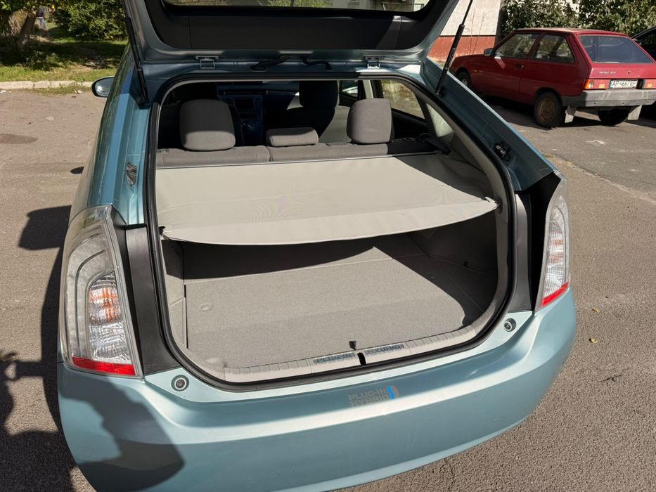 Toyota Prius Plug-in 2015