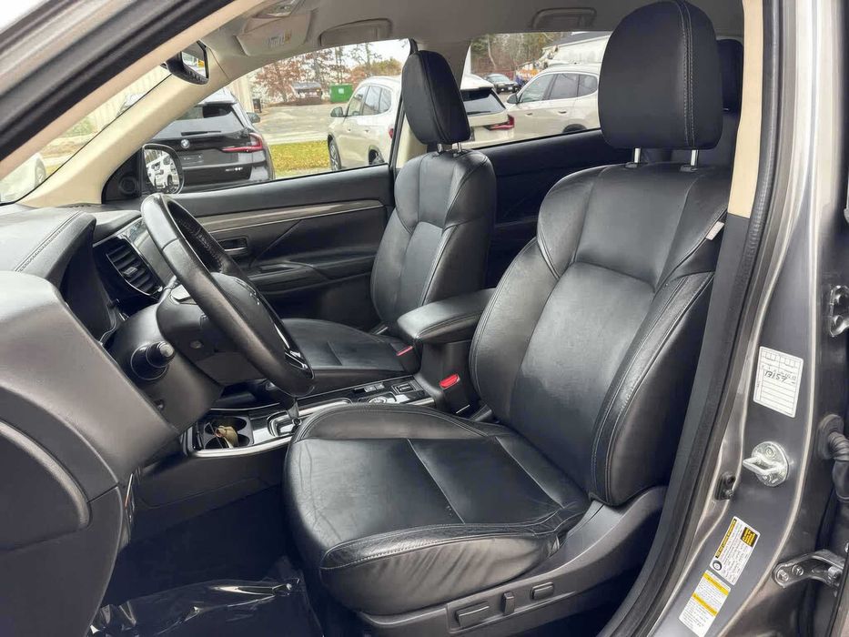 Mitsubishi Outlander SEL S-AWC      2020