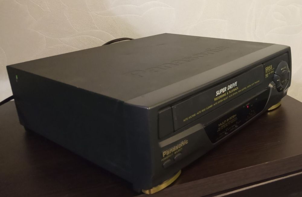 Видеомагнитофон Panasonic SR-55. Модель NV-SR55EU.