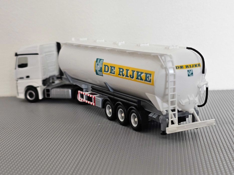 Herpa Mercedes Actros silos