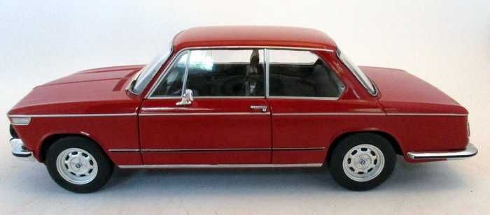 BMW 1602 Verona Red 1971 - 1:18
