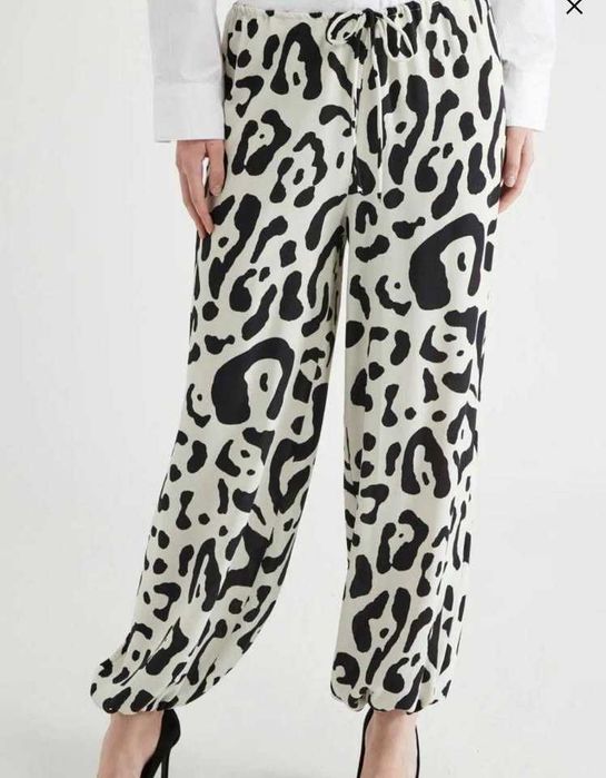 Calças Fluidas Padrão Animal  Animal Print Preto e Branco Zara (Tam. S  Novas c Etiqueta)