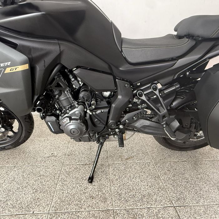 Yamaha Tracer 7 GT de 2025 akrapovic