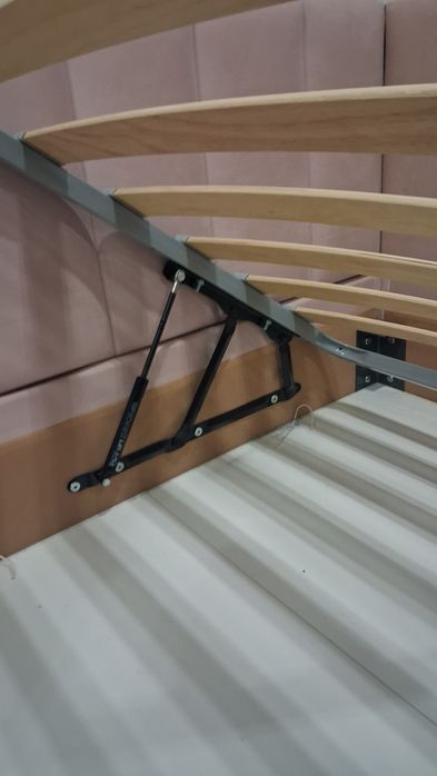 Кровать детская с матрасам