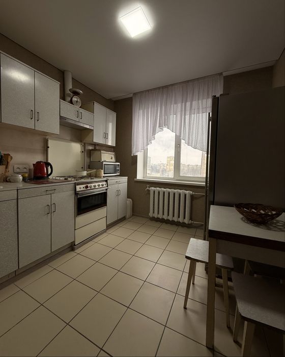 Сдам 2к. квартиру, Тополь-1, дом 18.