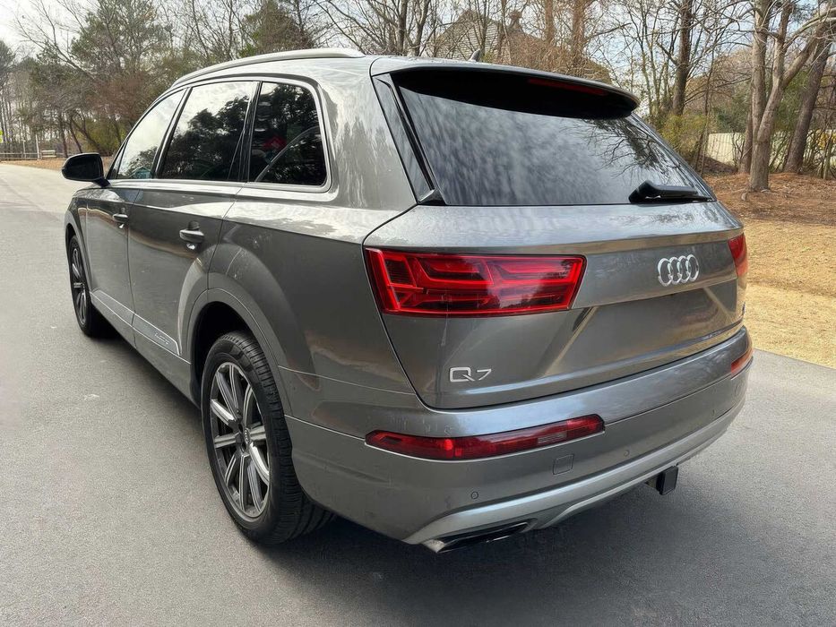 Audi Q7      2018