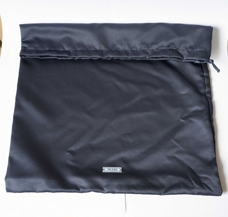 Woreczki worki ochronne i do przechowywania na buty Prada dust bags.
