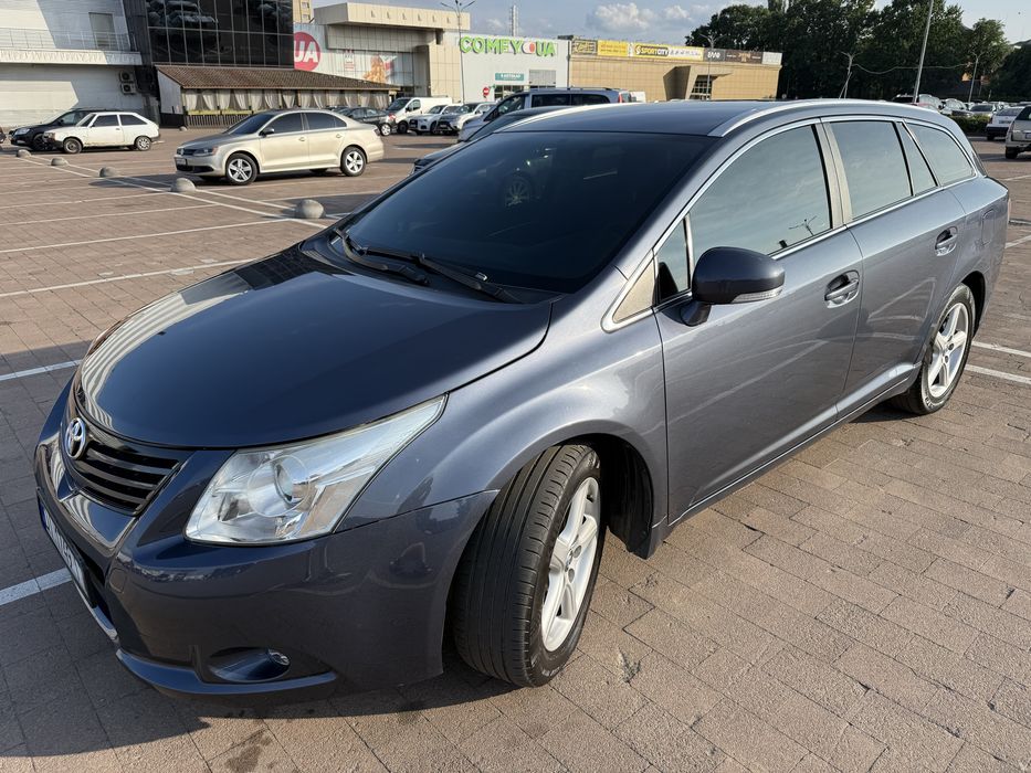 Продам  Toyota Avensis 2009