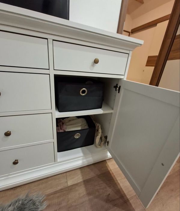 Komoda do sypialni/ salonu