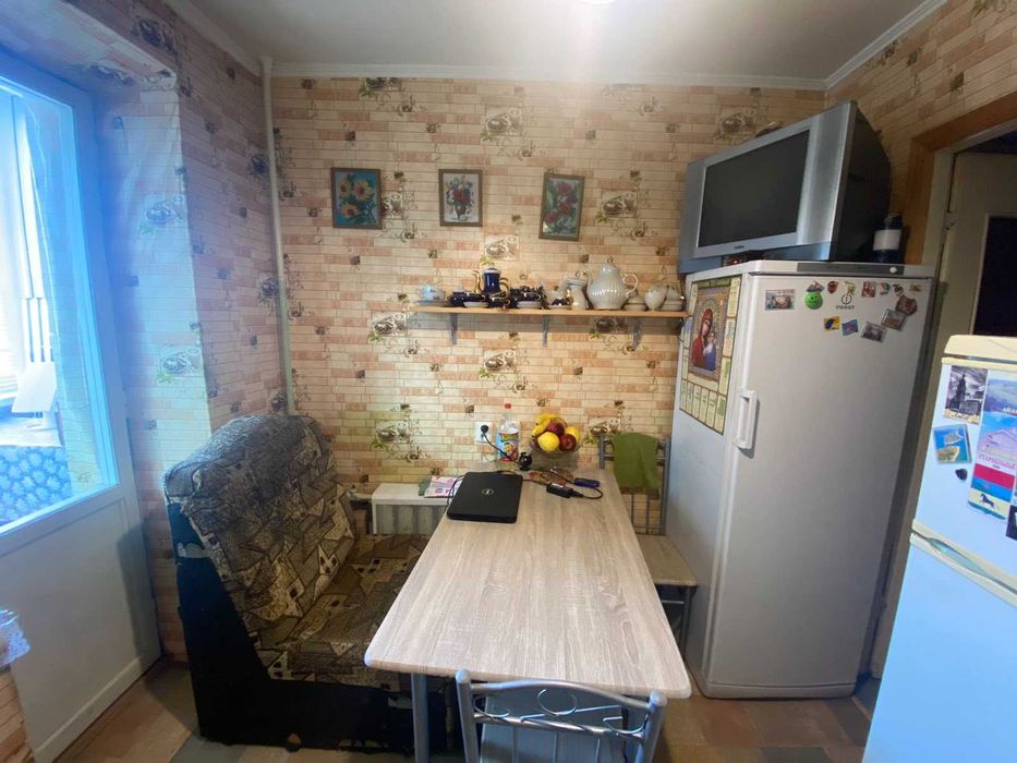 Ціна палає, одно кімнатна, житловий стан, телефонуй