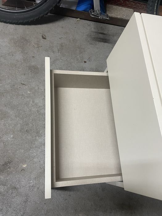 Mesa de cabeceira em ótimo estado