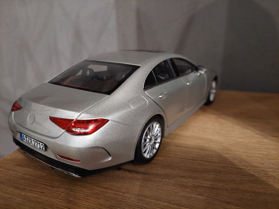 Model 1:18 Mercedes CLS Norev