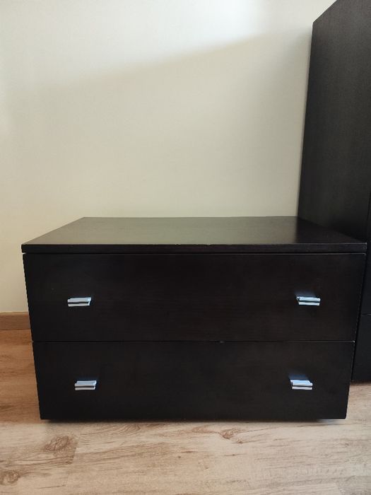 Cama casal - Mobília de quarto  Paços de Ferreira cama, 2 mesinhas, 1 cómoda, 1 camiseiro e 1 espelho