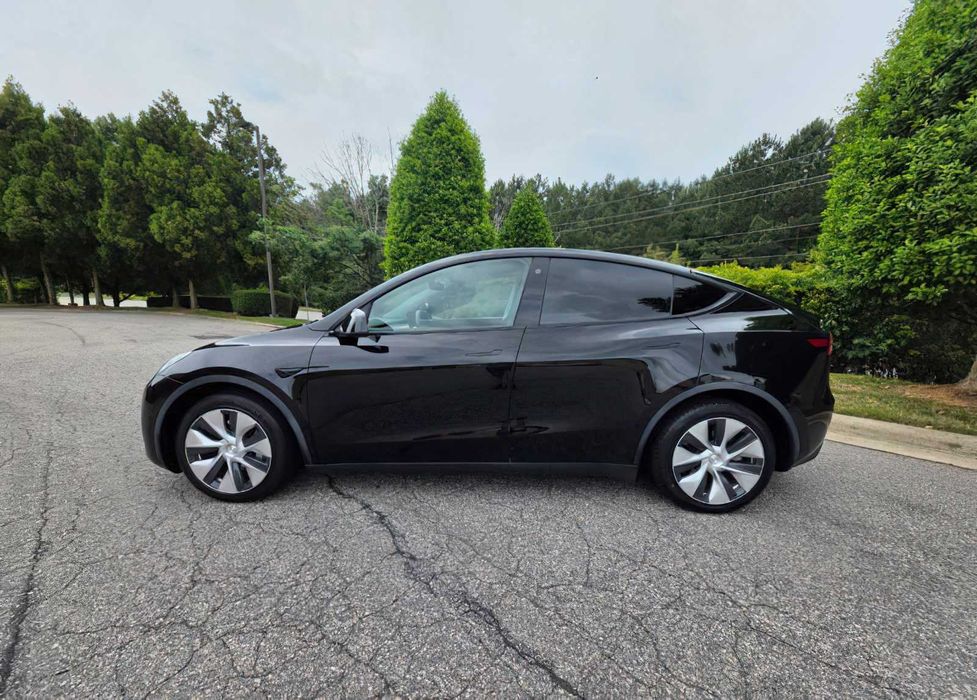 Tesla Model Y Long Range      2021