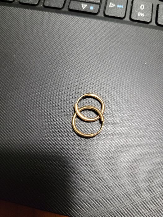 Złote kolczyki kółeczka