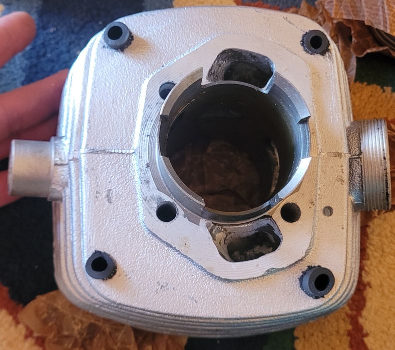 Nowy oryginalny cylinder WSK 125 ZMD PRL