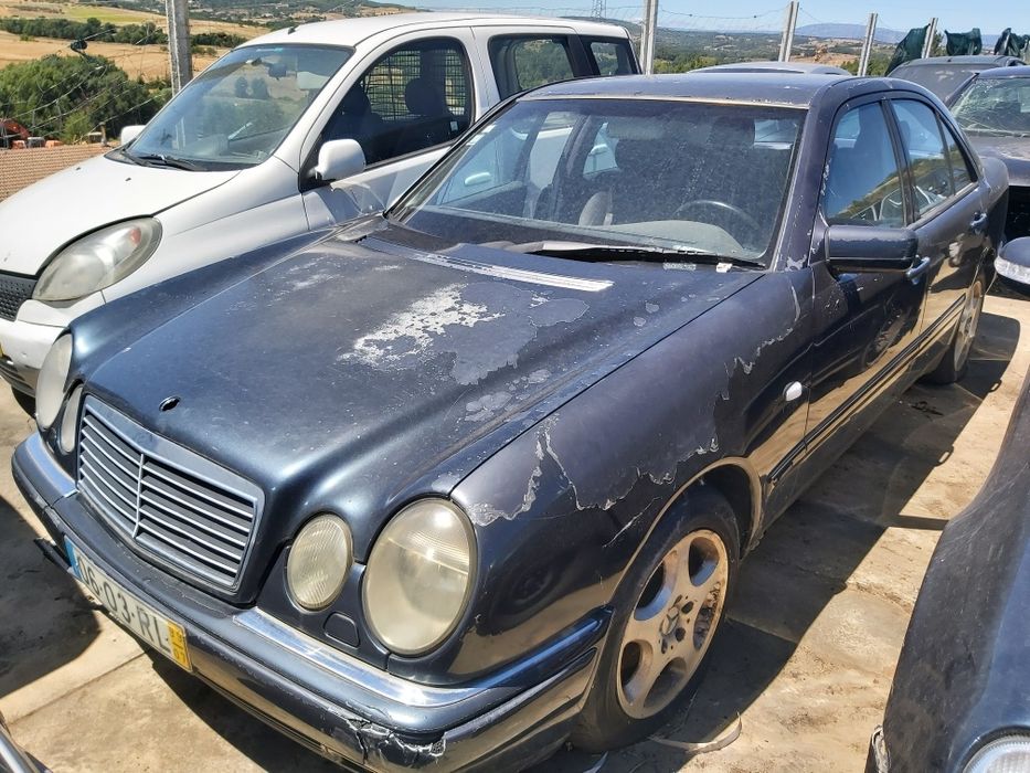 Mercedes para péças