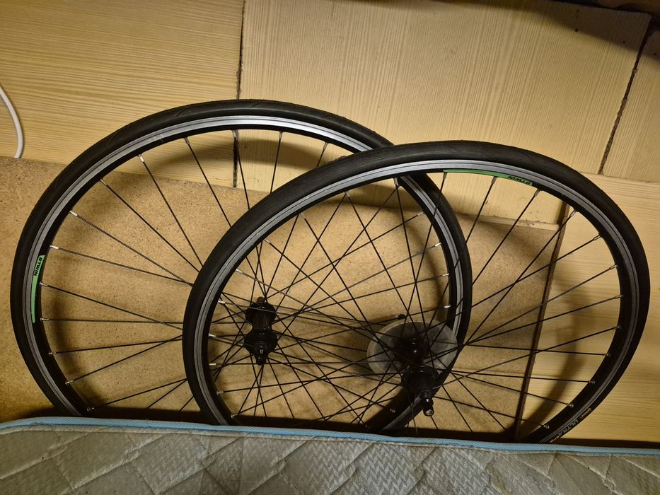 Bicicleta de estrada Btwin, nova, desmontada(nunca usada).