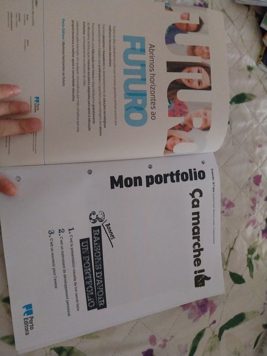 Caderno de Exercícios Francês 9.º Ano