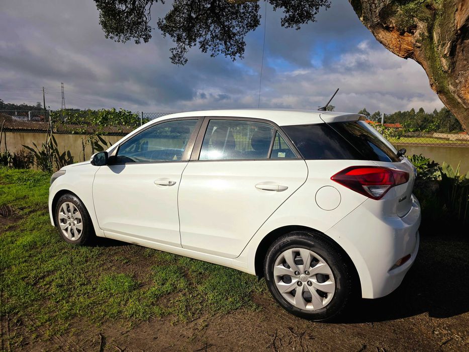 Hyundai i20 1.1 CRDI – 2017 - 2 Lugares
