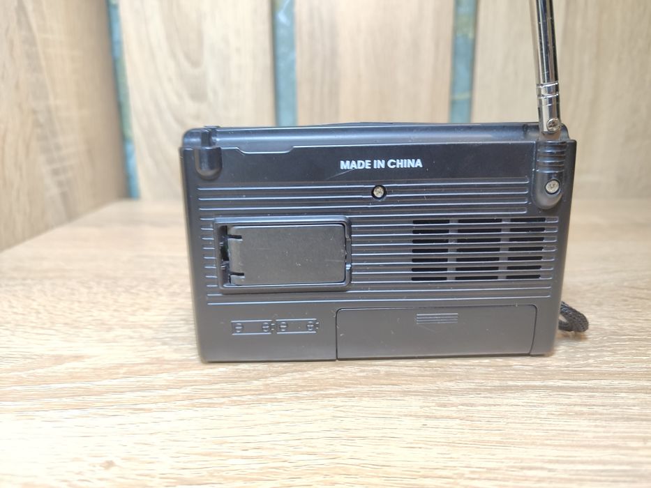 Два радиоприёмника, каждый по своей цене.