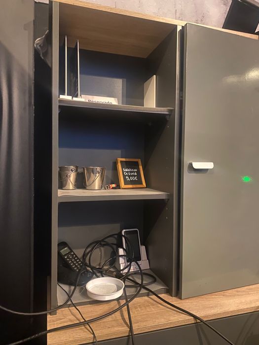 Armario alto para sala