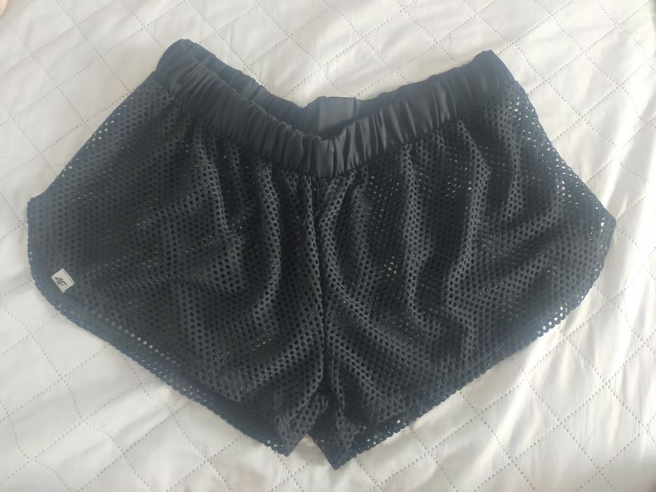 Spodenki z siateczki 4F