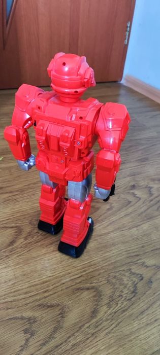 Робот на батарейках