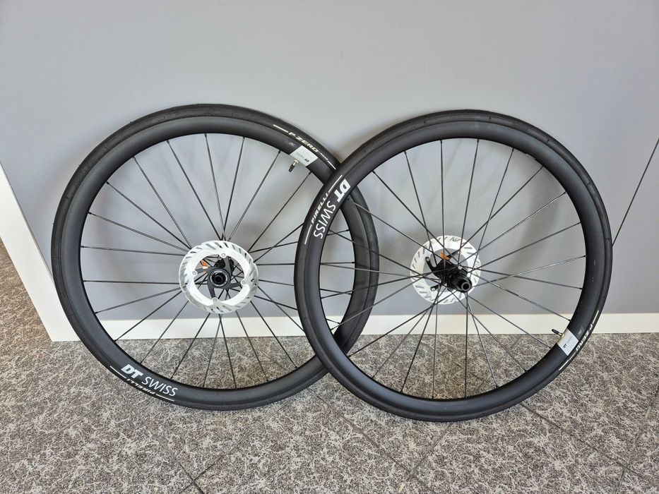 DT Swiss P1800 Disc + Discos RT-CL800 + Pirelli P Zero [NOVAS]