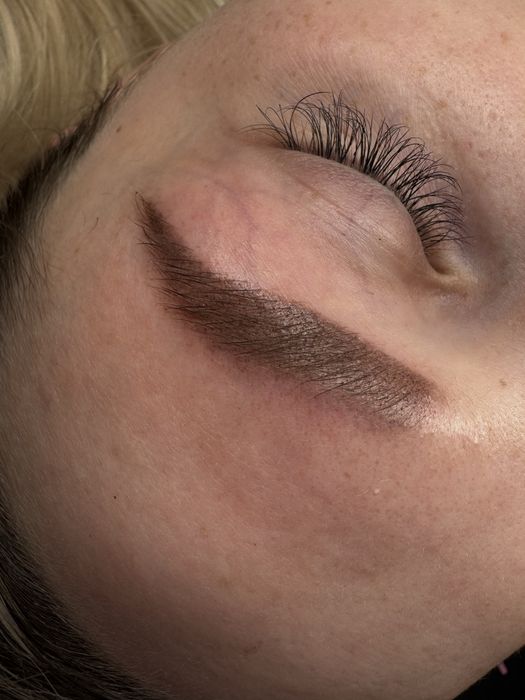Makijaż permanentny brwi ombre brows metoda pudrowa