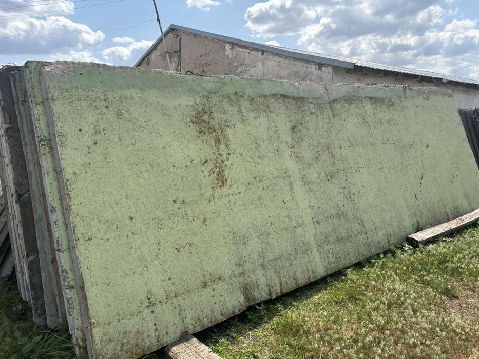 Продам плиту заборную железобетонную