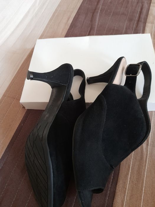 Sandały zamszowe czarne roz 7 Footglove
